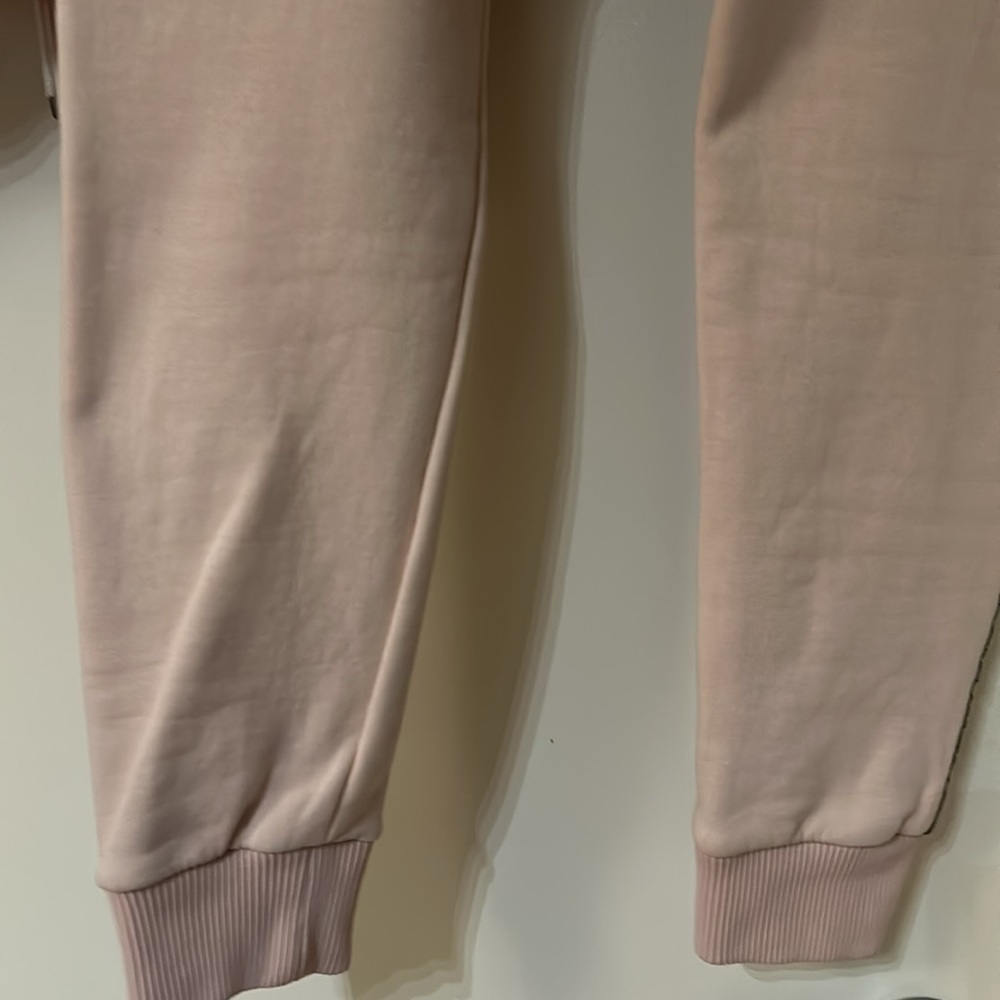 Sweatsuit - Picture 12 of 17
